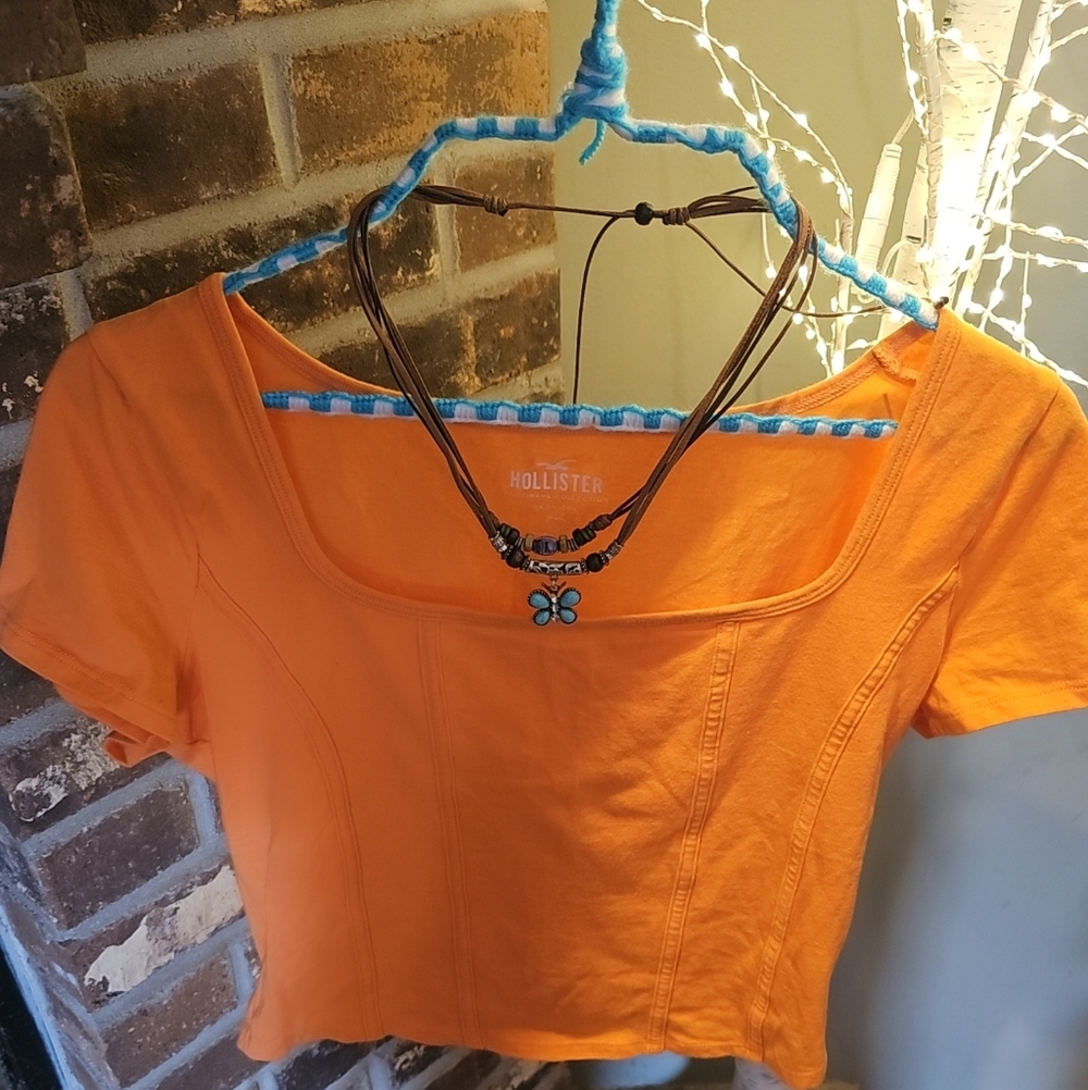 💥SALE💥Hollister Bright Orange Scoop Neck Crop Top Baby Tee.
